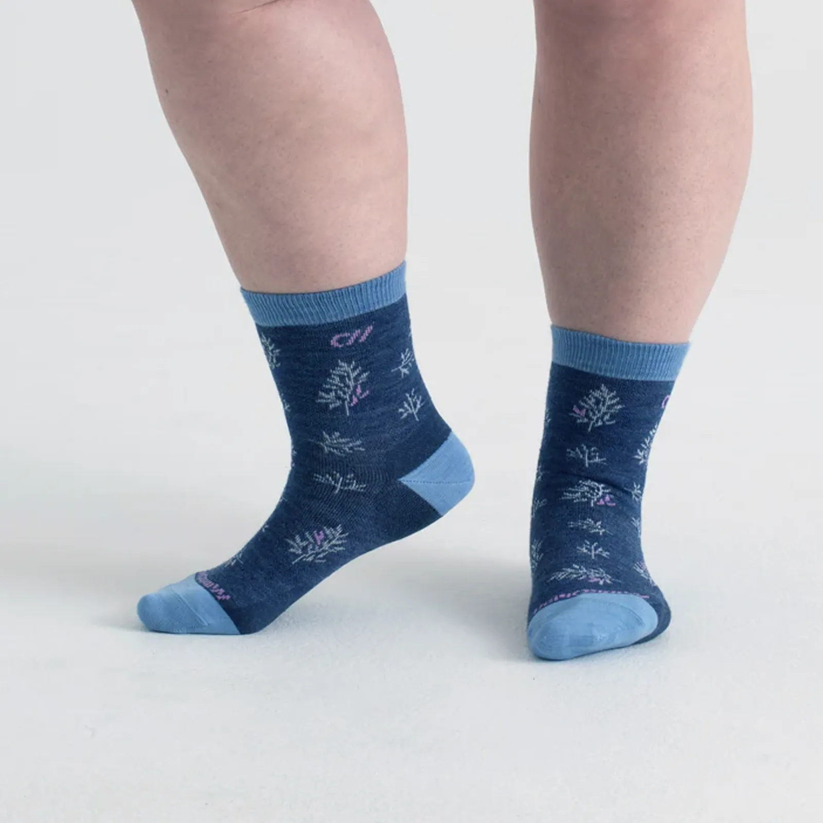 Darn Tough Wide Open Foliage Lightweight Crew Sock (Women) - Denim